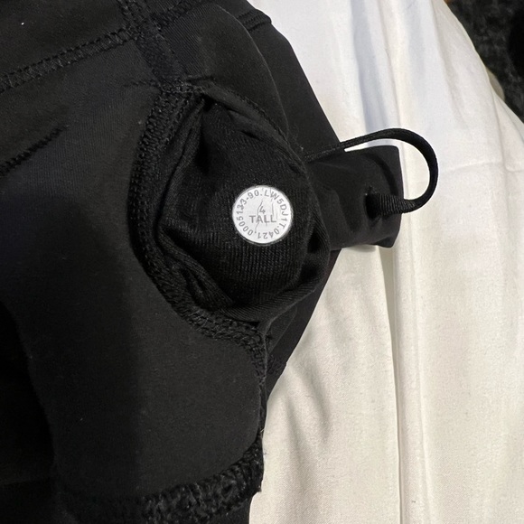 Lululemon aligns, length 31”, Size 4 - Picture 4 of 4